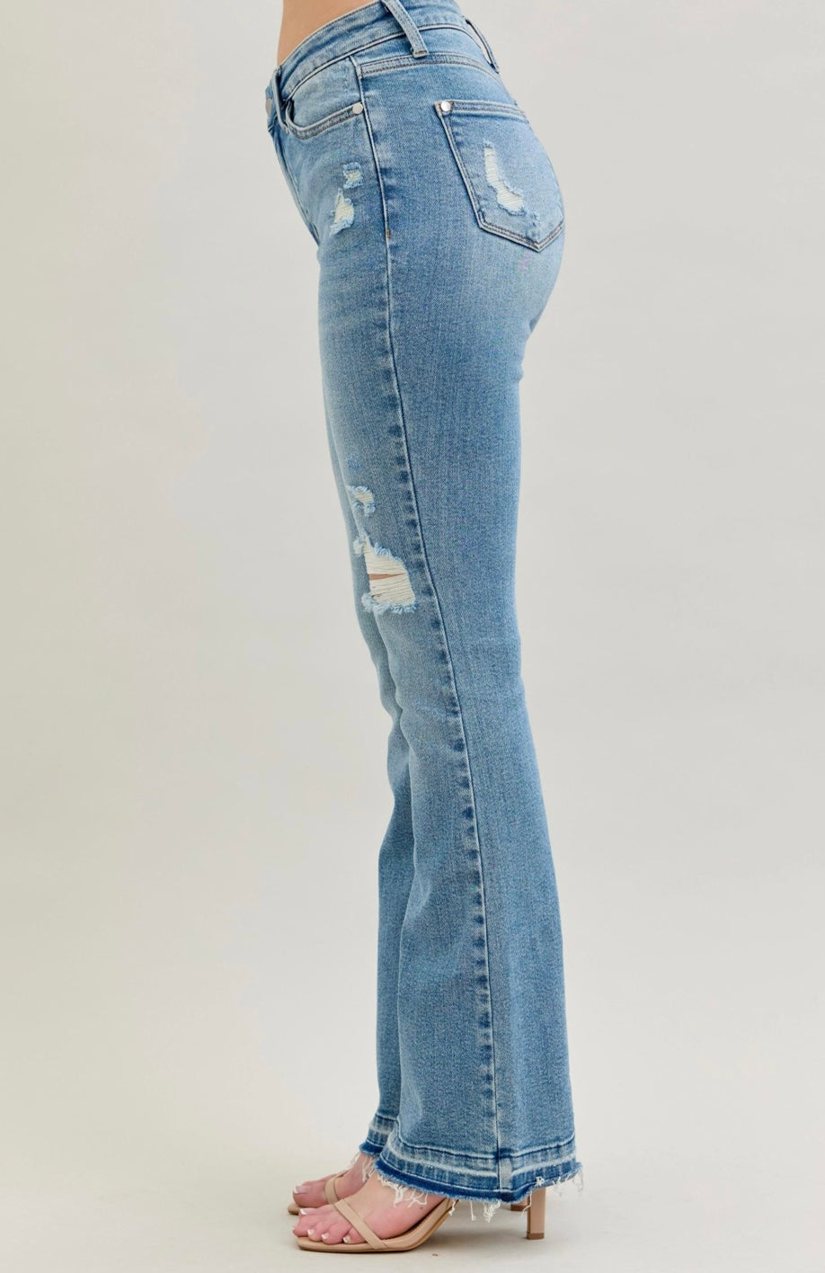 MID RISE DESTROY & RELEASED HEM BOOTCUT