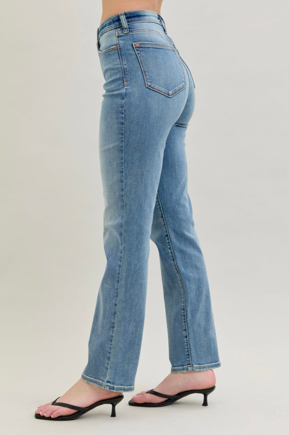 HIGH WAIST STRAIGHT FIT