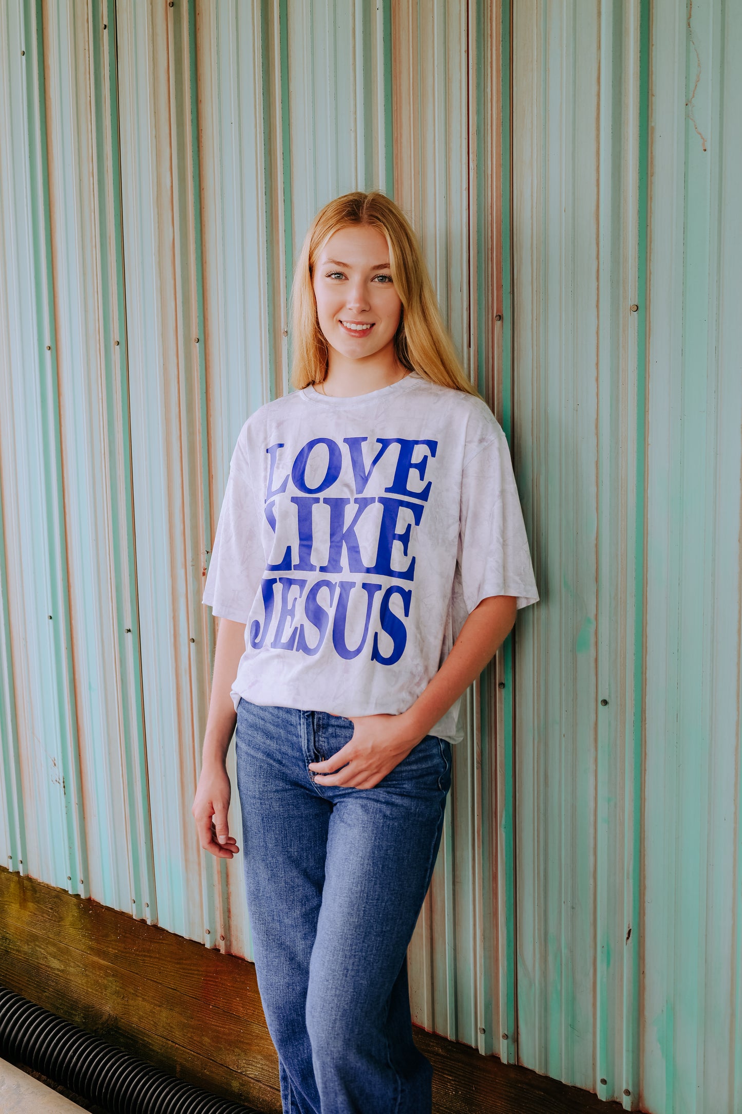 Love Like Jesus Graphic Tee